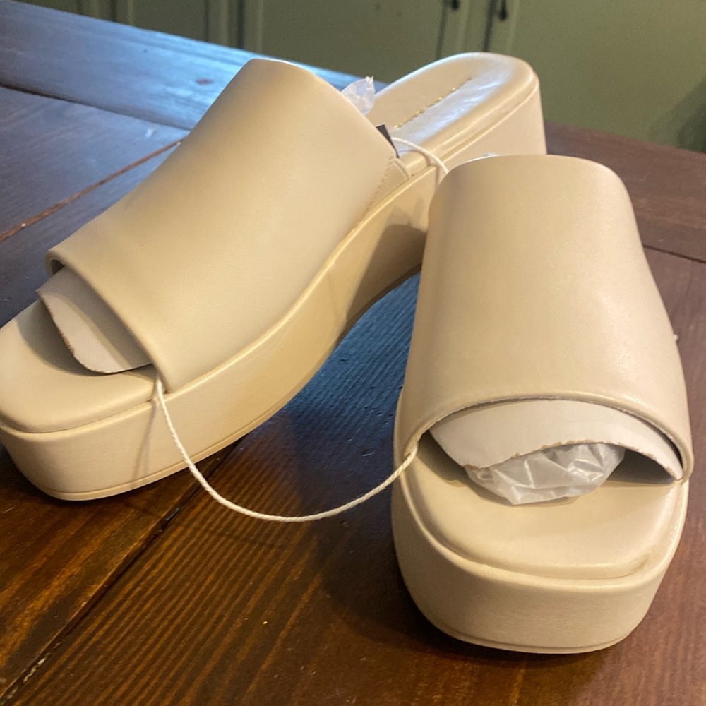 American Eagle Women’s Sandals-sz10-NWT